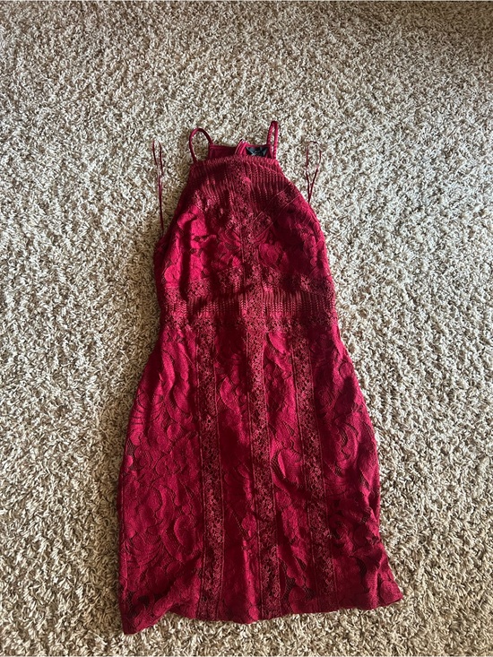 Topshop Dresses & Skirts - Topshop Burgundy Lace Midi Halter Dress